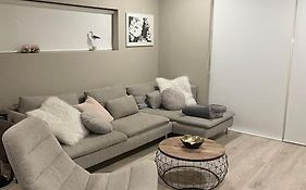 Beautiful Apartment Near Airport